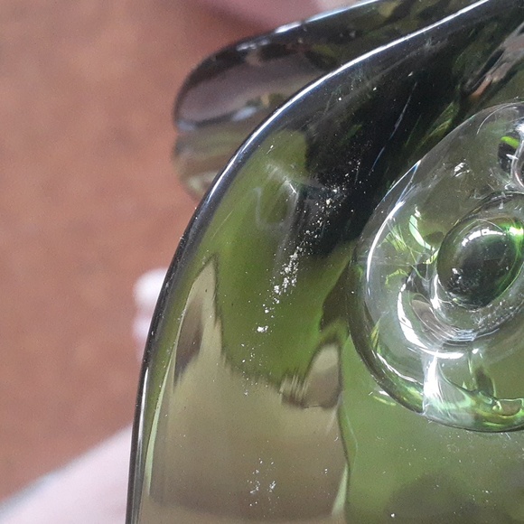 Honeycomb pattern owl green glass vase. - Picture 12 of 12